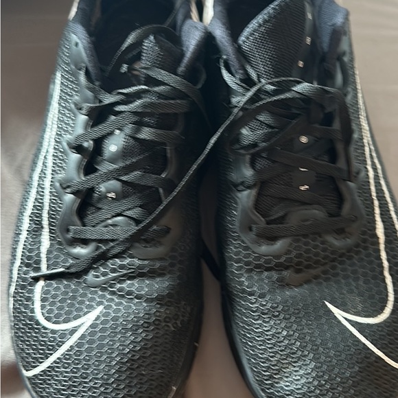 Nike metcon 6 training shoes W/ insole hyper lift inserts - Picture 3 of 4